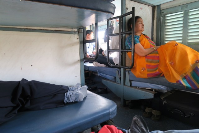 trem indiano, classe sl, viajar de trem na india